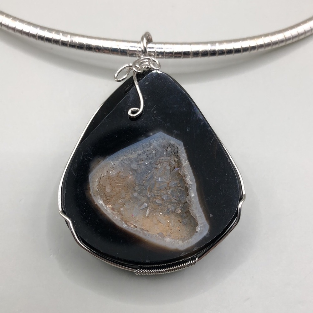 Druzy drusy geode slice pendant stone omega chain necklace statement style. - Picture 2 of 6